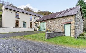 Pwll Farmhouse